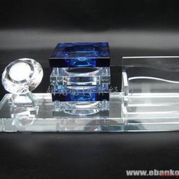水晶工藝品與辦公用品 胡亮亮個體經(jīng)營的獨特選擇
